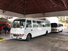 shuttles from flamingo beach to airport