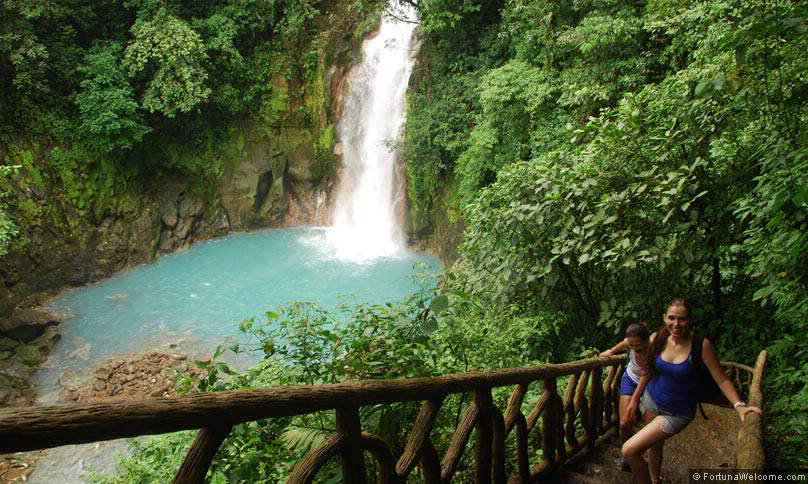 best waterfall to visit in Costa Rica Rio Celeste